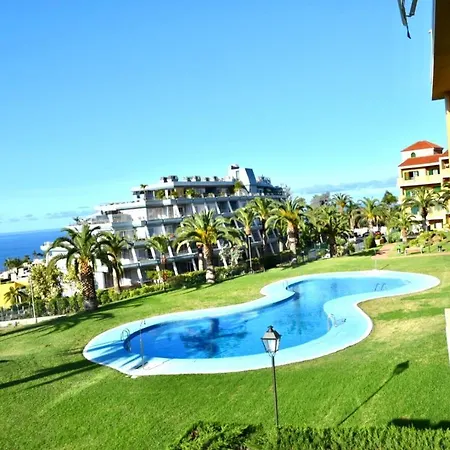 Vista Mar Azul Elegante Y Acogedor